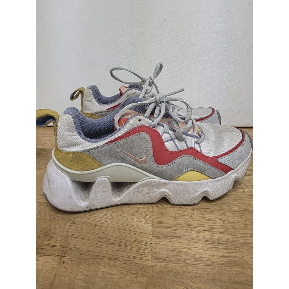 Nike RYZ 365 Woman White track Low Top red Topaz Gold Suede Textile Upper